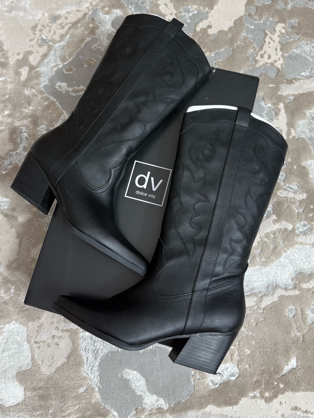 Women's Black Western-Inspired Mid-Calf Block Heel Boots